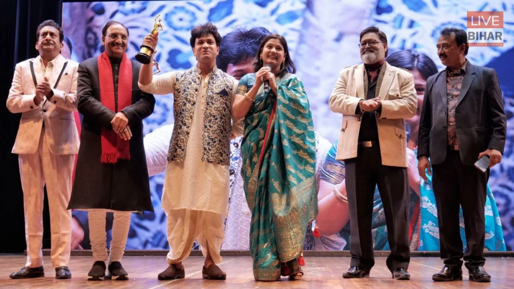 Uttarakhandi Film Awards 2025: उत्तराखंडी सिनेमा का भव्य उत्सव गढ़ी कैंट में संपन्न 4 Uttarakhandi Film Awards 2025: उत्तराखंडी सिनेमा का भव्य उत्सव गढ़ी कैंट में संपन्न 3