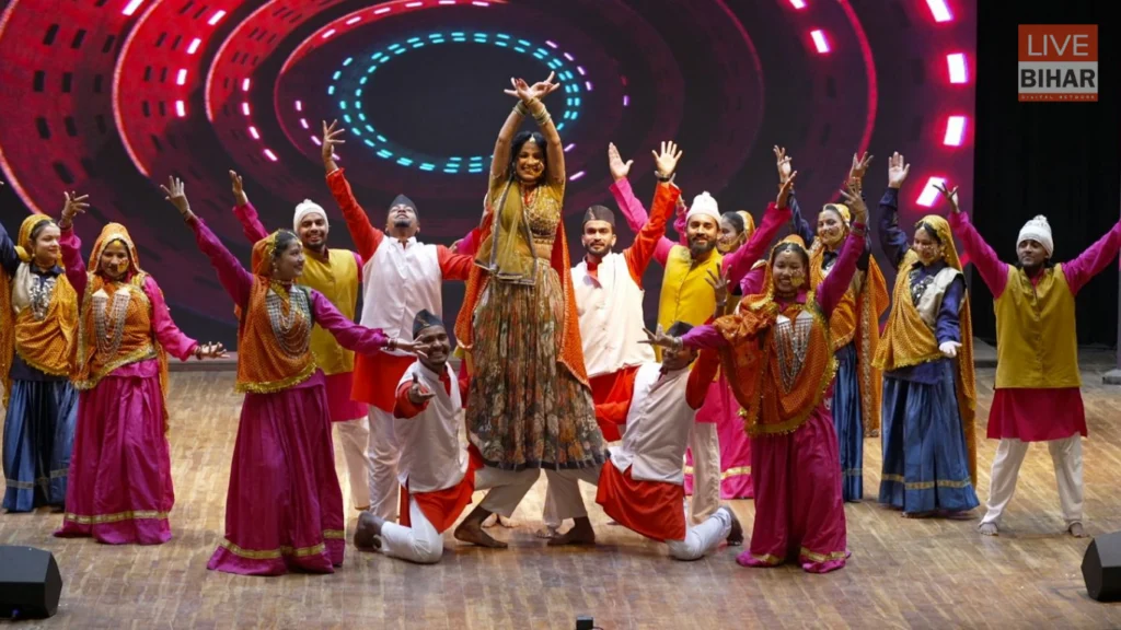 द्वितीय उत्तराखंडी फिल्म अवार्ड 2025: 500 हस्तियों की मौजूदगी में गढ़ी कैंट बना उत्तराखंडी सिनेमा का मंच 2 द्वितीय उत्तराखंडी फिल्म अवार्ड 2025: 500 हस्तियों की मौजूदगी में गढ़ी कैंट बना उत्तराखंडी सिनेमा का मंच 1