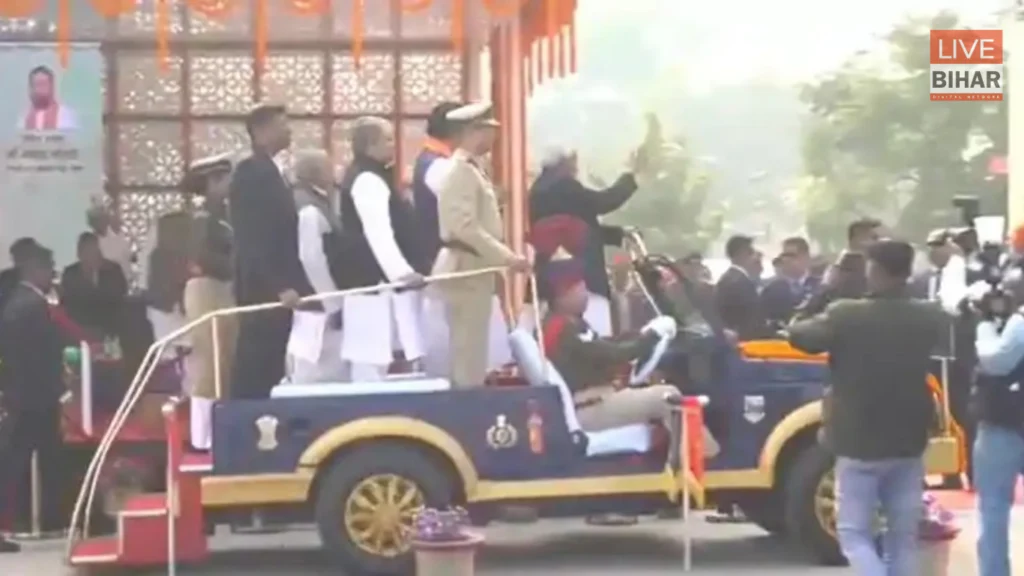 Nitish Kumar Style: ‘आओ… जल्दी आओ!’ 5 लोगों के साथ निरीक्षण जीप पर चढ़े CM, राजगीर में टूटा दशकों पुराना प्रोटोकॉल 4 Nitish Kumar Style: ‘आओ… जल्दी आओ!’ 5 लोगों के साथ निरीक्षण जीप पर चढ़े CM, राजगीर में टूटा दशकों पुराना प्रोटोकॉल 3