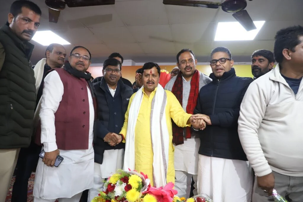 Upendra Kushwaha: RLM में बड़ा सियासी झटका! लिट्टी-चोखा भोज से दूरी फिर BJP नेता से मुलाकात ने बढ़ाई बेचैनी,क्या है मामला ? 2 Upendra Kushwaha: RLM में बड़ा सियासी झटका! लिट्टी-चोखा भोज से दूरी फिर BJP नेता से मुलाकात ने बढ़ाई बेचैनी,क्या है मामला ? 1