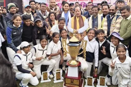 Bihar News Digital India Thunders women cricket trophy win