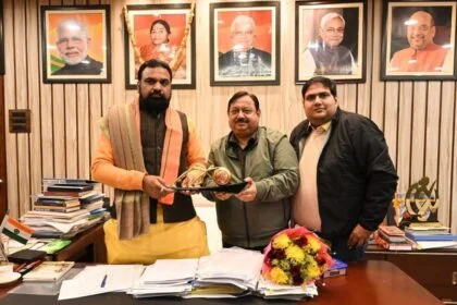 Abhay Sinha meets Samrat Choudhary Bihar Film Policy