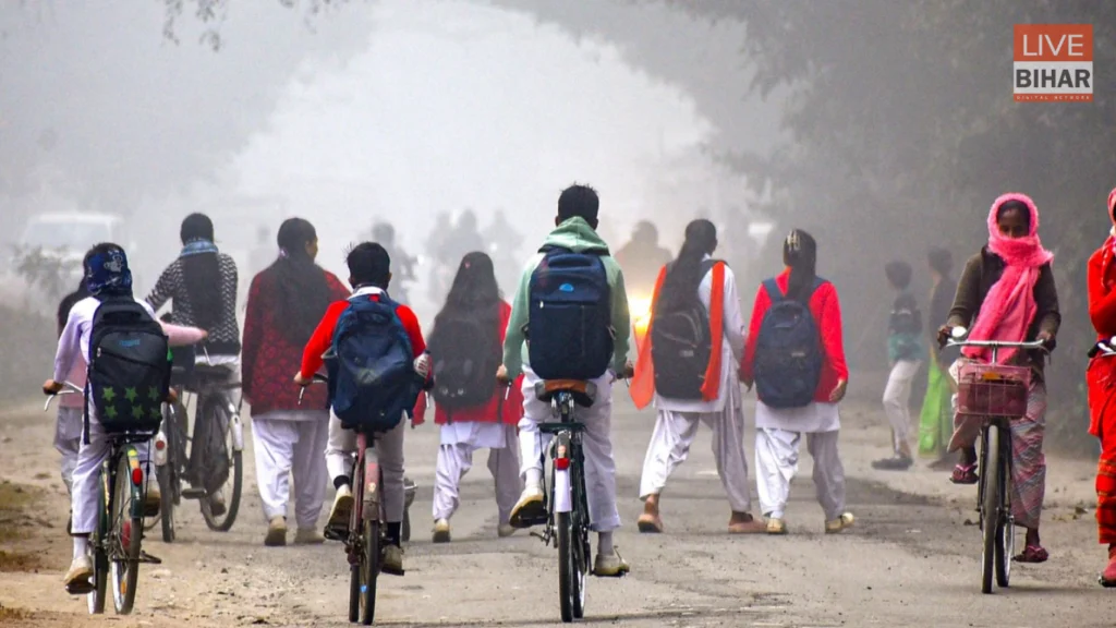 Bihar School Closed: कड़ाके की ठंड का कहर अभी बरक़रार, एक बार फिर स्कूल बंद, डीएम ने बढ़ाई छुट्टी 1