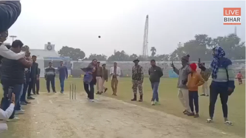 Bihar News: मैदान में उतरी सत्ता, खेल मंत्री की गेंद पर क्लीन बोल्ड हुए डिप्टी सीएम विजय सिन्हा 1