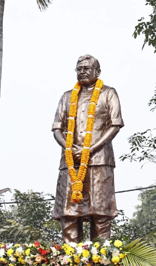 Sushil Kumar Modi Statue Unveiling: मुख्यमंत्री नीतीश कुमार ने किया आदमकद प्रतिमा का अनावरण, भावभीनी श्रद्धांजलि 2 Sushil Kumar Modi Statue Unveiling: मुख्यमंत्री नीतीश कुमार ने किया आदमकद प्रतिमा का अनावरण, भावभीनी श्रद्धांजलि 1