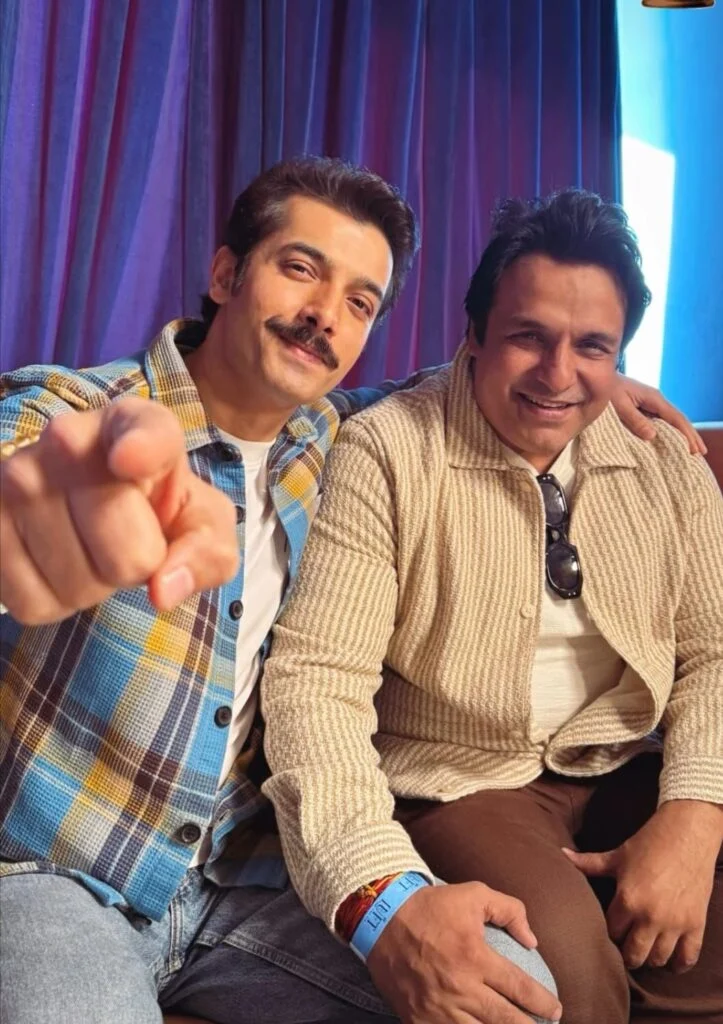 Vinay Anand Comeback News: एकता कपूर की थ्रिलर वेब सीरीज़ ‘ACP विक्रांत’ से हिंदी स्क्रीन पर धमाकेदार वापसी, निभाएंगे अब तक का सबसे खतरनाक रोल 3 Vinay Anand Comeback News: एकता कपूर की थ्रिलर वेब सीरीज़ ‘ACP विक्रांत’ से हिंदी स्क्रीन पर धमाकेदार वापसी, निभाएंगे अब तक का सबसे खतरनाक रोल 2