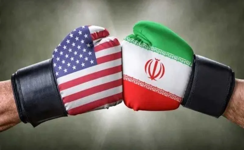 US Iran Tension: ‘पूर्ण युद्ध’ की चेतावनी, मध्य पूर्व एक बार फिर बड़े टकराव के मुहाने पर 1
