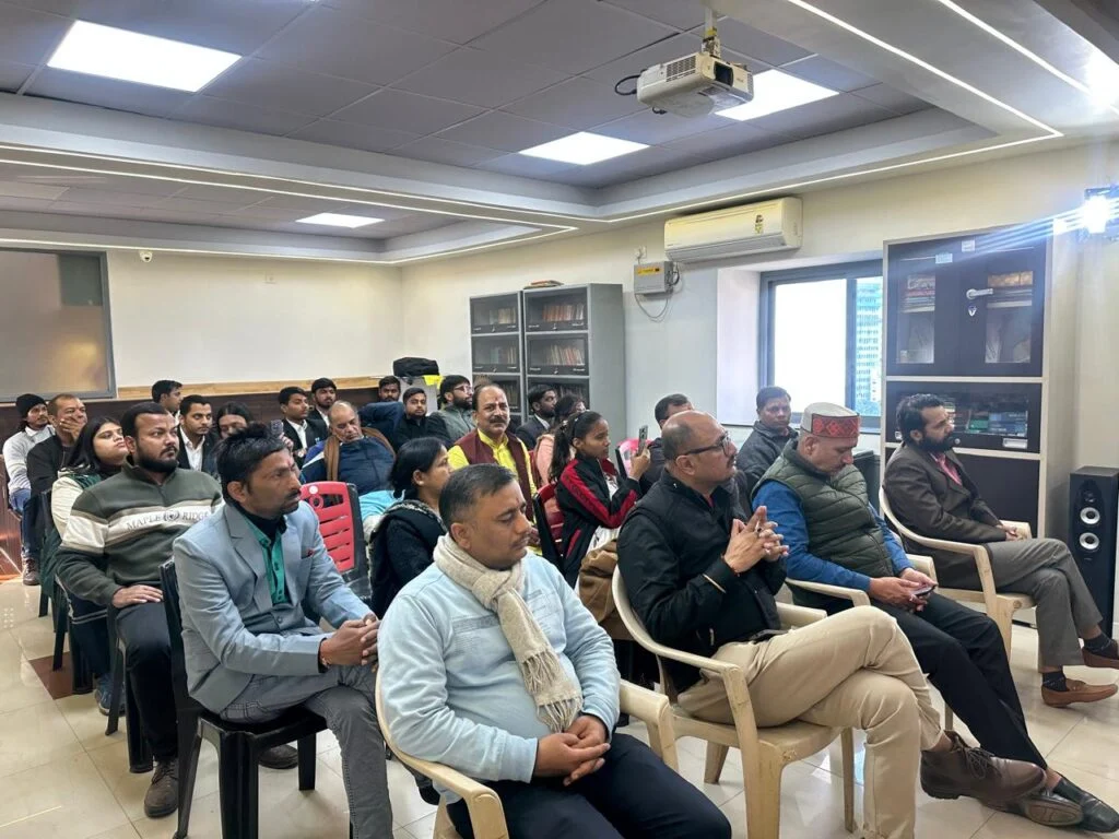 Journalism Crisis Warning: पत्रकारिता के अभाव में समाज आदिम युग में चला जाएगा – प्रवीण बागी 2 Journalism Crisis Warning: पत्रकारिता के अभाव में समाज आदिम युग में चला जाएगा – प्रवीण बागी 1