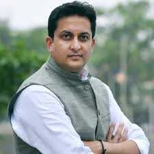 राष्ट्रसेवा के "नवीन "अध्याय का आरम्भ…: ऋतुराज सिन्हा 10