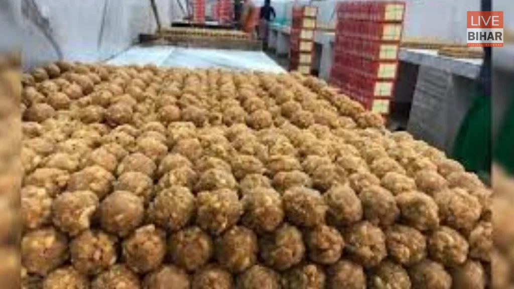 Bihar News: नए साल पर महावीर मंदिर में आस्था का महासैलाब, 3 किमी लंबी कतार, 20 हजार किलो नैवेद्यम 1