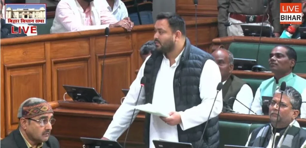 Bihar Budget 2026: बजट सत्र के तीसरे दिन सदन में सियासी संग्राम, Tejashwi के तीखे हमले — Vijay Sinha का पलटवार 1