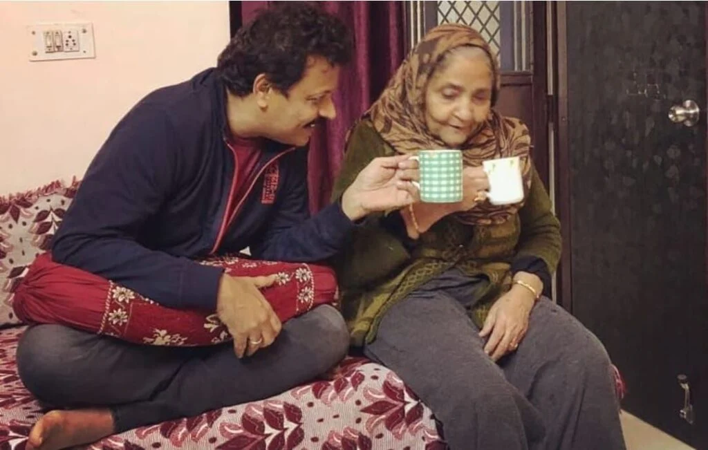 Haider Kazmi Mother Death: 87 साल की उम्र में हैदर कज़मी की मां का निधन, बिहारी फिल्म इंडस्ट्री में शोक की लहर 1