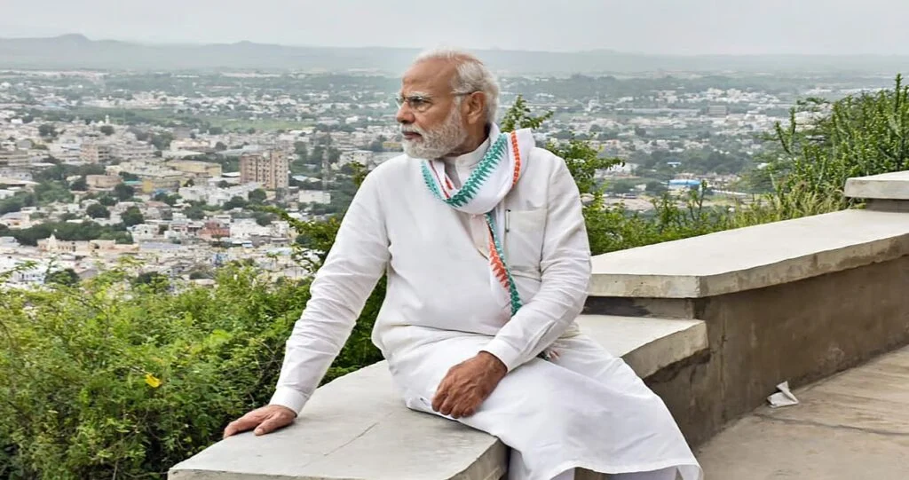 Inflation And Unemployment Issue India: महंगाई और रोजगार संकट पर सियासी संग्राम तेज — आंकड़ों बनाम हकीकत की जंग में घिरी सरकार 4 Inflation And Unemployment Issue India: महंगाई और रोजगार संकट पर सियासी संग्राम तेज — आंकड़ों बनाम हकीकत की जंग में घिरी सरकार 3