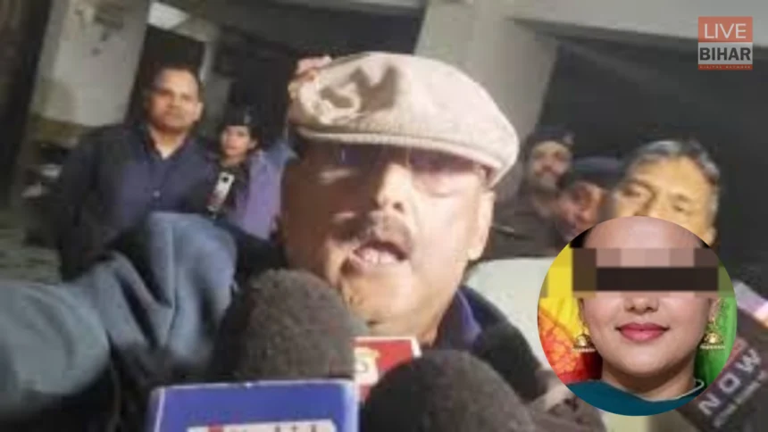 पूर्व IPS अमिताभ दास को हिरासत में ले जाती पटना पुलिस