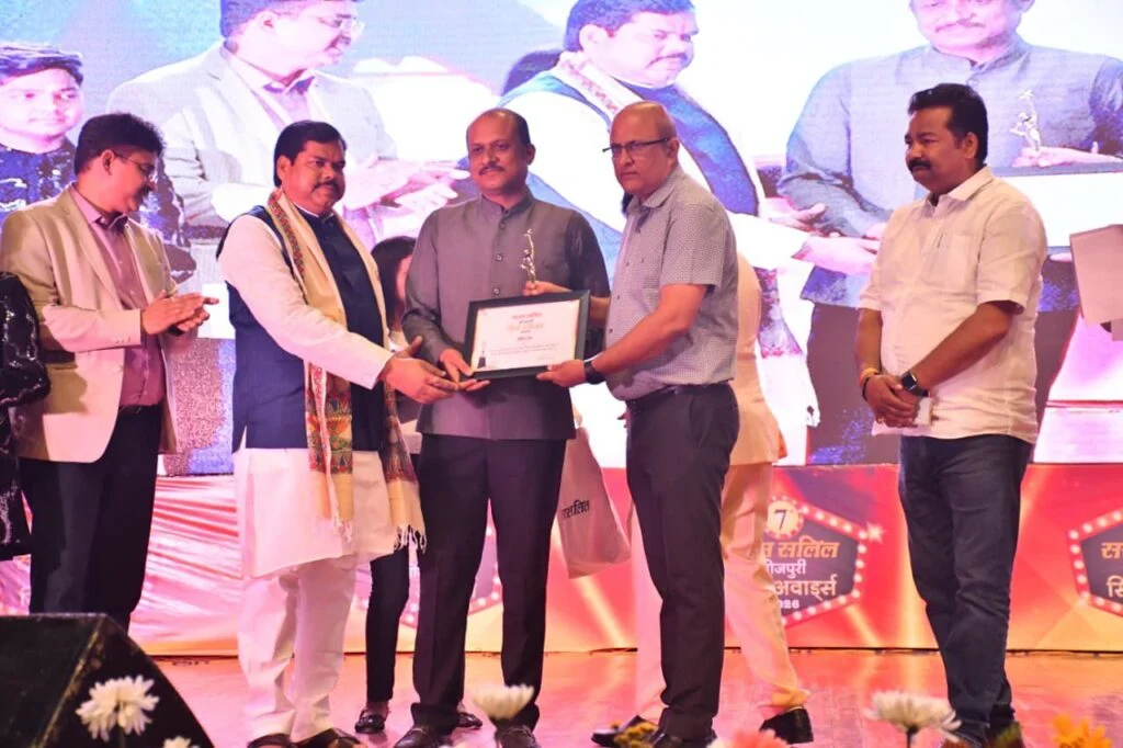 Ranjan Sinha Award: भोजपुरी पीआरओ रंजन सिन्हा को लगातार पाँचवीं बार ‘बेस्ट PRO अवॉर्ड’ 2 Ranjan Sinha Award: भोजपुरी पीआरओ रंजन सिन्हा को लगातार पाँचवीं बार ‘बेस्ट PRO अवॉर्ड’ 1