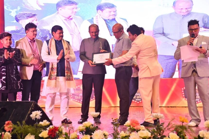 ranjan sinha best pro award bhojpuri cine awards patna