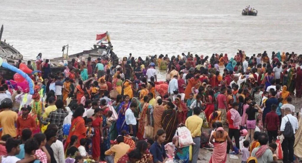 Chaiti Chhath Puja Patna: 8 घाट खतरनाक घोषित, प्रशासन अलर्ट मोड में 1