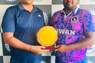 सिवान vs ईस्ट चंपारण मैच में बल्लेबाजी करते मयंक कुमार