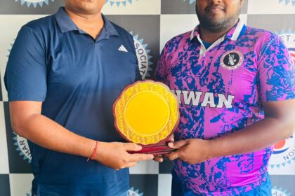 सिवान vs ईस्ट चंपारण मैच में बल्लेबाजी करते मयंक कुमार