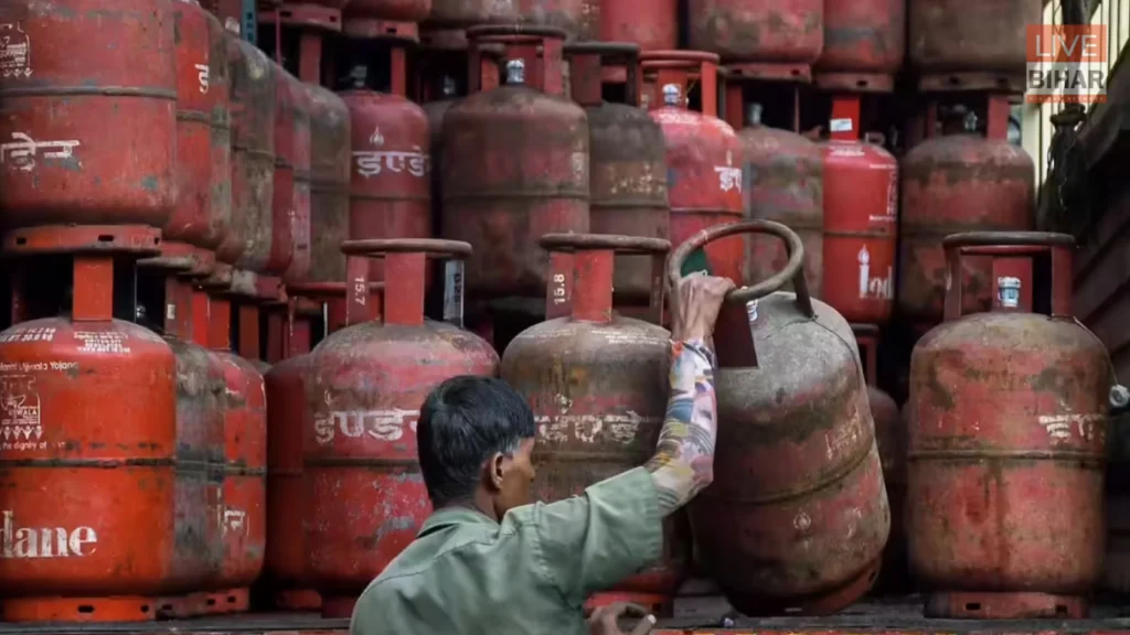 Petrol Price Hike India: 20 मार्च को प्रीमियम पेट्रोल महंगा, मिडिल ईस्ट तनाव से बढ़ी चिंता 2 Petrol Price Hike India: 20 मार्च को प्रीमियम पेट्रोल महंगा, मिडिल ईस्ट तनाव से बढ़ी चिंता 1