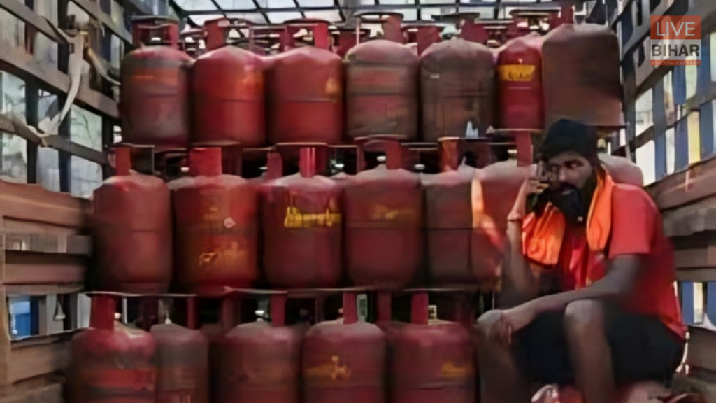 Bihar LPG News: गैस किल्लत के बीच पाइपलाइन गैस की बड़ी तैयारी, 24 जिलों में घर-घर सप्लाई की योजना तेज 2 Bihar LPG News: गैस किल्लत के बीच पाइपलाइन गैस की बड़ी तैयारी, 24 जिलों में घर-घर सप्लाई की योजना तेज 1